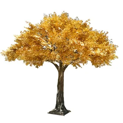 Grand arbre de Ficus en faux doré