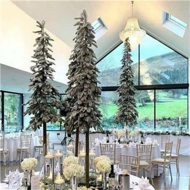 Sapin de Noël au crayon de décoration de sapin blanc