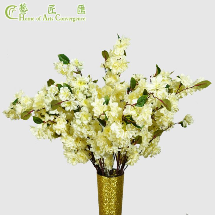 Fleurs jaunes de soie de pivoine
